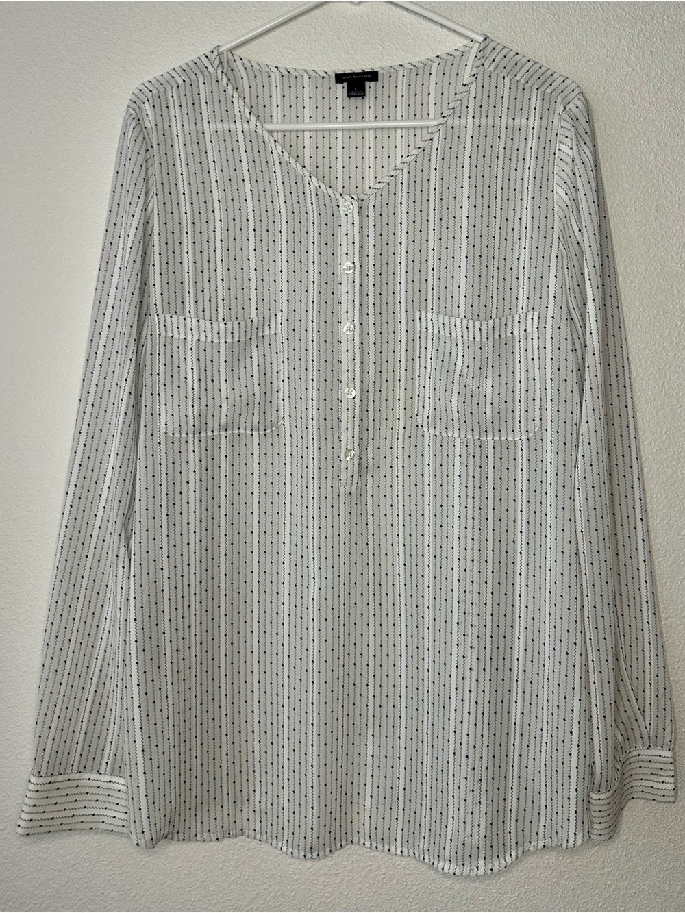 Ann Taylor Lightweight White V-neck Blouse with Black Pinstripe Diamond Pattern